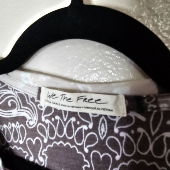 Free People We The Free Size XS Grey Clarity T Shirt Patchwork Boho Paisley - Picture 4 of 6